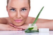 Aloe Vera Bitkisinin Cildi Yenileme Gücü.jpg